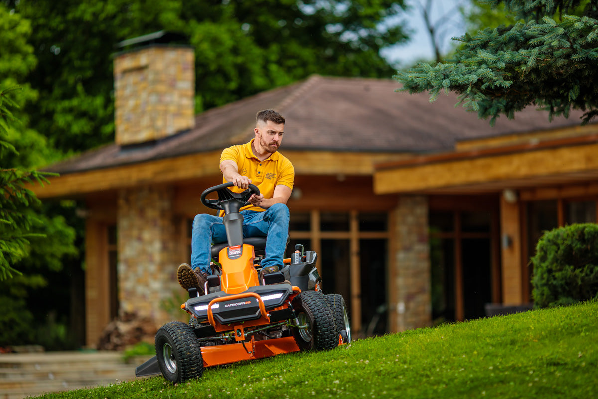Villager CAPRICORN 38 - Elektrischer Aufsitzmäher mit 980 mm Schnittbreite und 48 V Batterie - VI-077890
