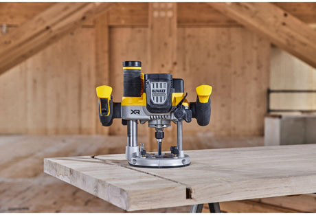 DEWALT Akku-Oberfräse DCW620H2-QW 18V – Bürstenloser Motor, 11000-23000 min-¹, 8/12 mm Spannzange