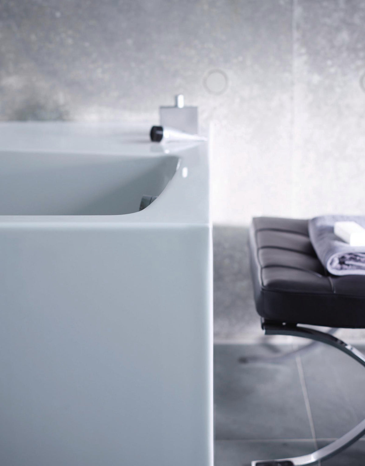 DURAVIT Paiova Whirlwanne 1700x1000 mm Weiß mit Air-System und Acrylverkleidung