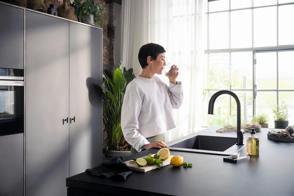 HANSGROHE SodaSystem 210 Aqittura M91 Ausziehauslauf Starter Set sBox – gefiltertes, gekühltes und sprudelndes Trinkwasser