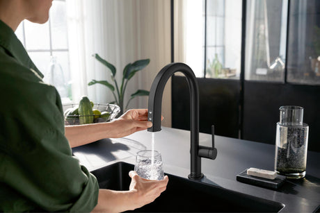HANSGROHE SodaSystem 210 Aqittura M91 Ausziehauslauf Starter Set sBox – gefiltertes, gekühltes und sprudelndes Trinkwasser