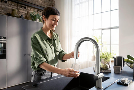 HANSGROHE SodaSystem 210 Aqittura M91 Ausziehauslauf Starter Set sBox – gefiltertes, gekühltes und sprudelndes Trinkwasser