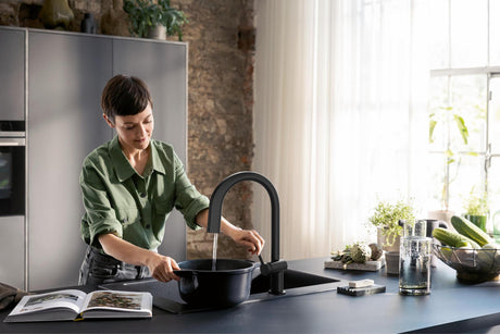 HANSGROHE SodaSystem 210 Aqittura M91 Ausziehauslauf Starter Set sBox – gefiltertes, gekühltes und sprudelndes Trinkwasser