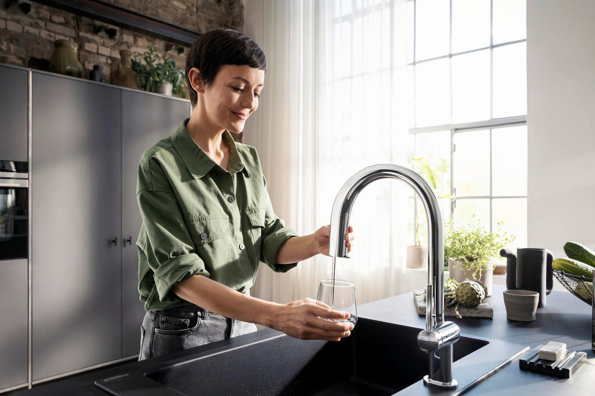 HANSGROHE SodaSystem 210 Aqittura M91 Ausziehauslauf Starter Set sBox – gefiltertes, gekühltes und sprudelndes Trinkwasser