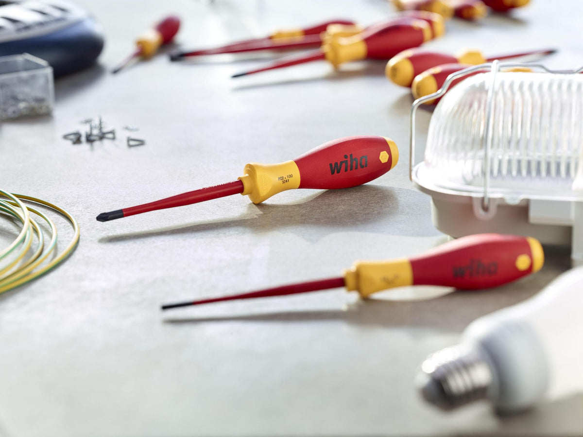 Wiha VDE-Schraubendreher 3251 Gr. T 10 slim Fix – Isolierter Torx-Schraubendreher, 100 mm Klinge