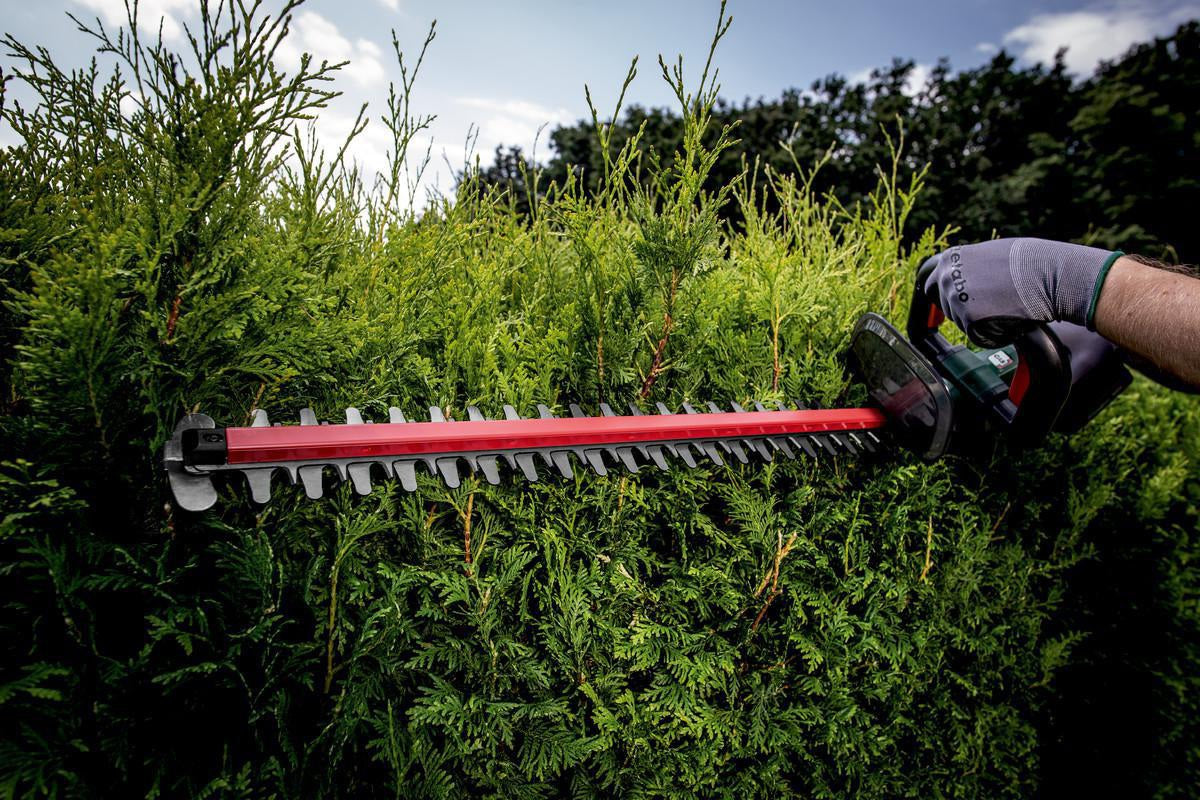 METABO Akku-Heckenschere HS 18 LTX 55 – 18 V, 530 mm Schnittlänge, 19 mm Schnittstärke