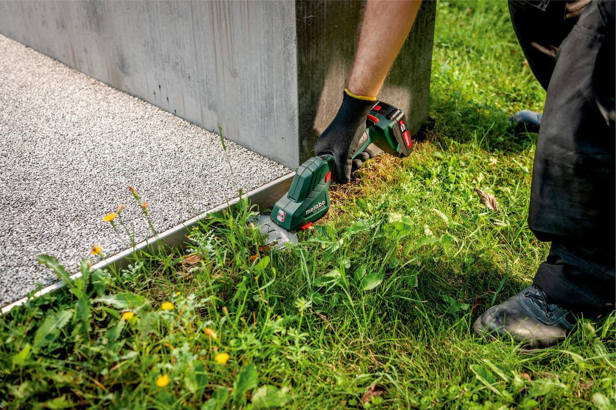 Metabo Akku-Strauch-/Grasschere SGS 18 LTX Q 18 V 20 cm – kabellos, werkzeugloser Messerwechsel