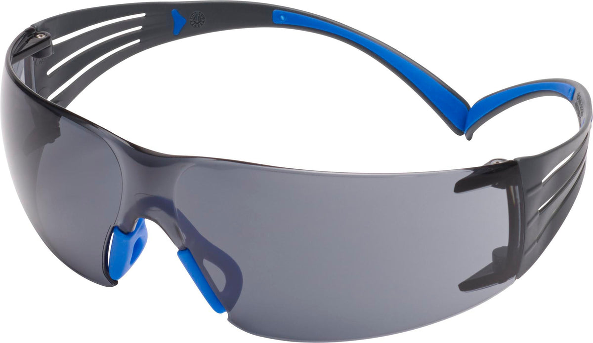 3M Schutzbrille SecureFit™ SF400 EN 166-1FT – Leichte Sicherheitsbrille mit Anti-Fog-Beschichtung
