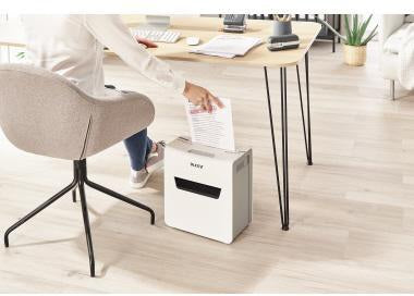 Leitz Aktenvernichter IQ Protect Premium 3M P5 – Partikelschnitt, 10 l, Home-Office