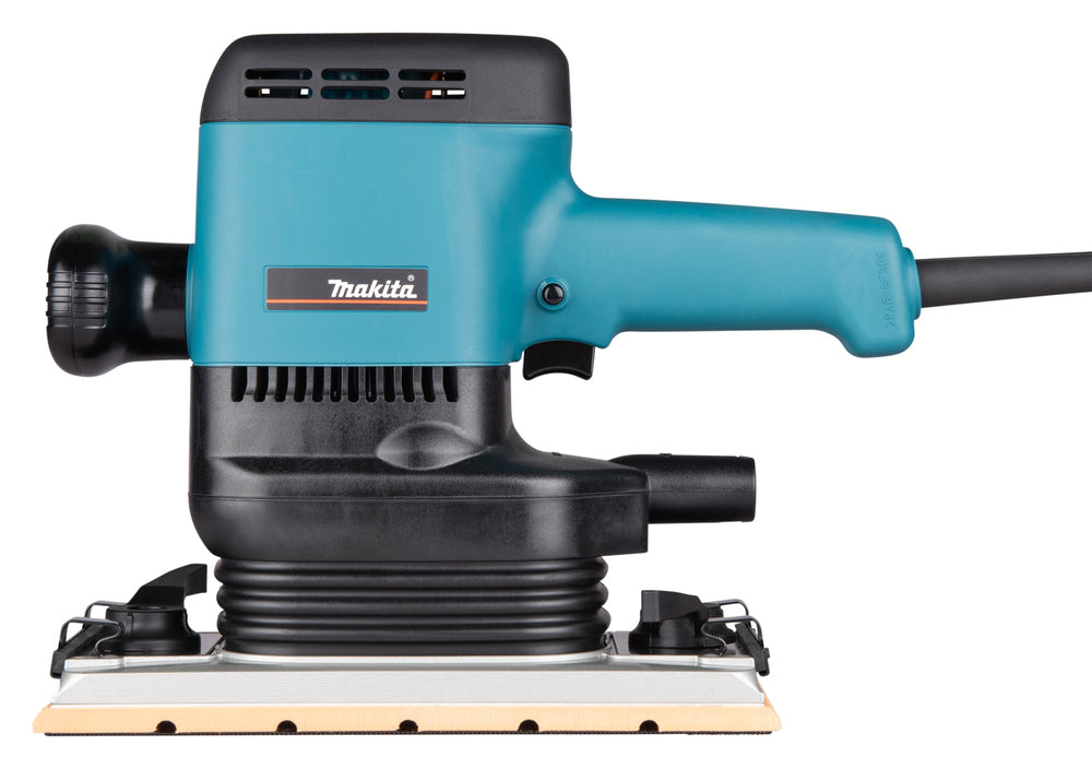 Makita Schwingschleifer | 600 W Motor & 115 x 229 mm Schleifplatte - 9046J