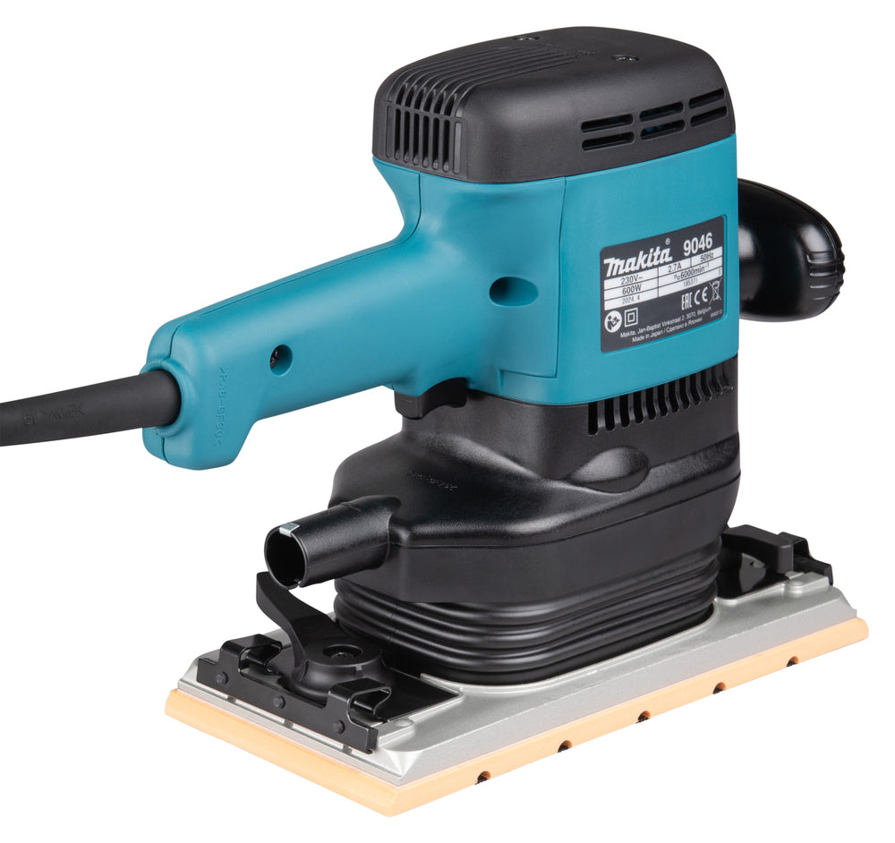 Makita Schwingschleifer | 600 W Motor & 115 x 229 mm Schleifplatte - 9046J