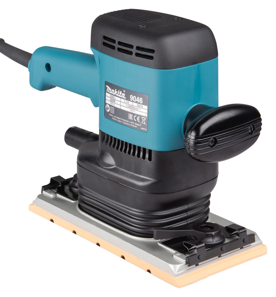 Makita Schwingschleifer | 600 W Motor & 115 x 229 mm Schleifplatte - 9046J