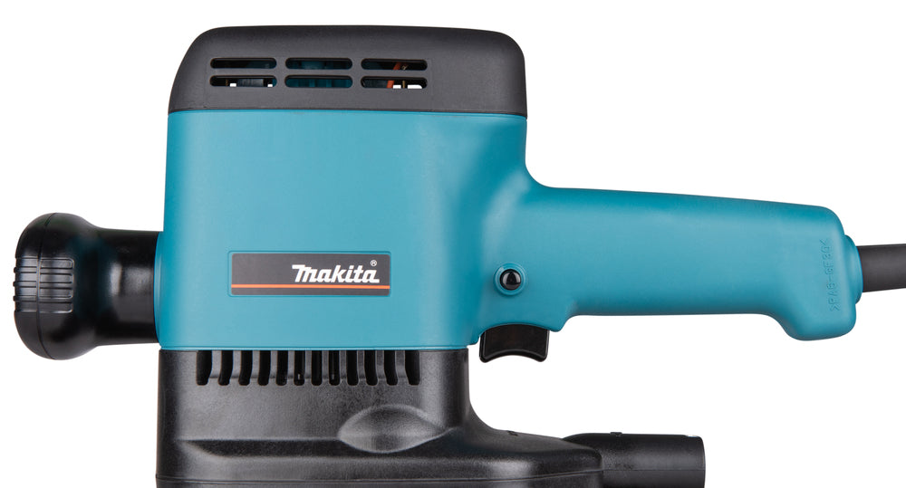 Makita Schwingschleifer | 600 W Motor & 115 x 229 mm Schleifplatte - 9046