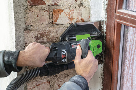 Fenstersäge EFS 200 1400 W EIBENSTOCK – Eckschnitt & Längsschnitt mit 180°-Drehfunktion