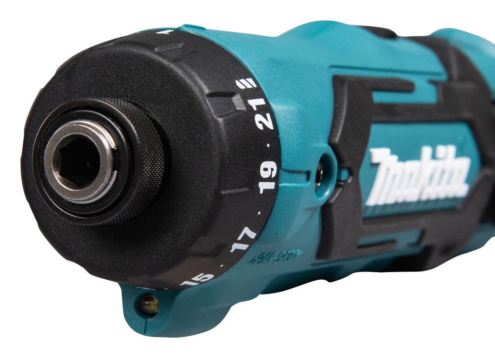 Makita Akku-Knickschrauber 7,2V | kompakt, leicht & präzise mit 21 Drehmomentstufen - DF012DSE