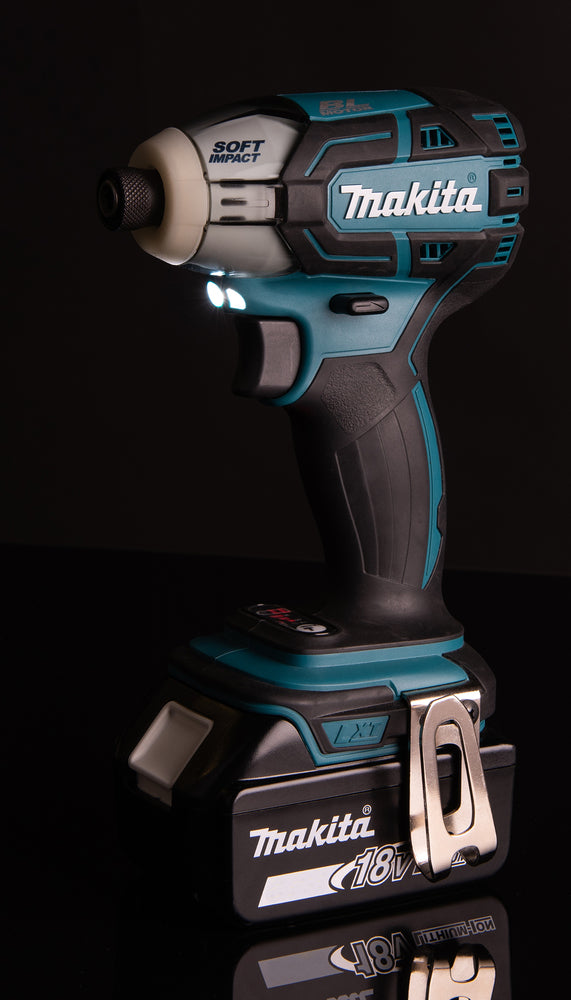 Makita Akku-Impulsschrauber 18V – geräuscharm & kompakt - DTS141RTJ