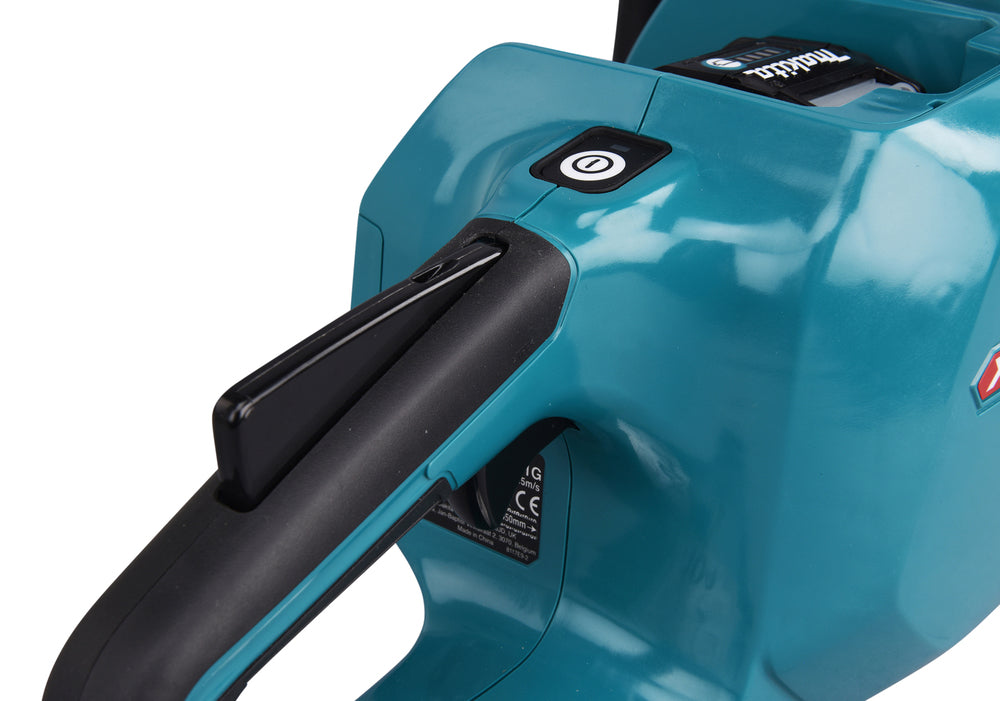 Makita Akku-Kettensäge – 80TXL Schnittgarnitur, verliersichere Muttern & XPT-Schutz - UC011GT101