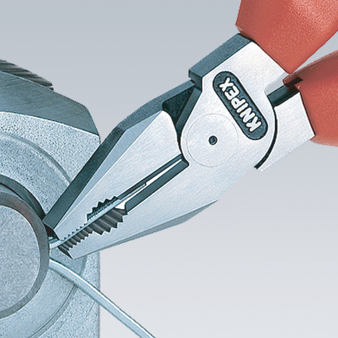 KNIPEX Kraftkombizange VDE 225 mm – 35 % Kraftersparnis, verchromt, Mehrkomponenten-Griff