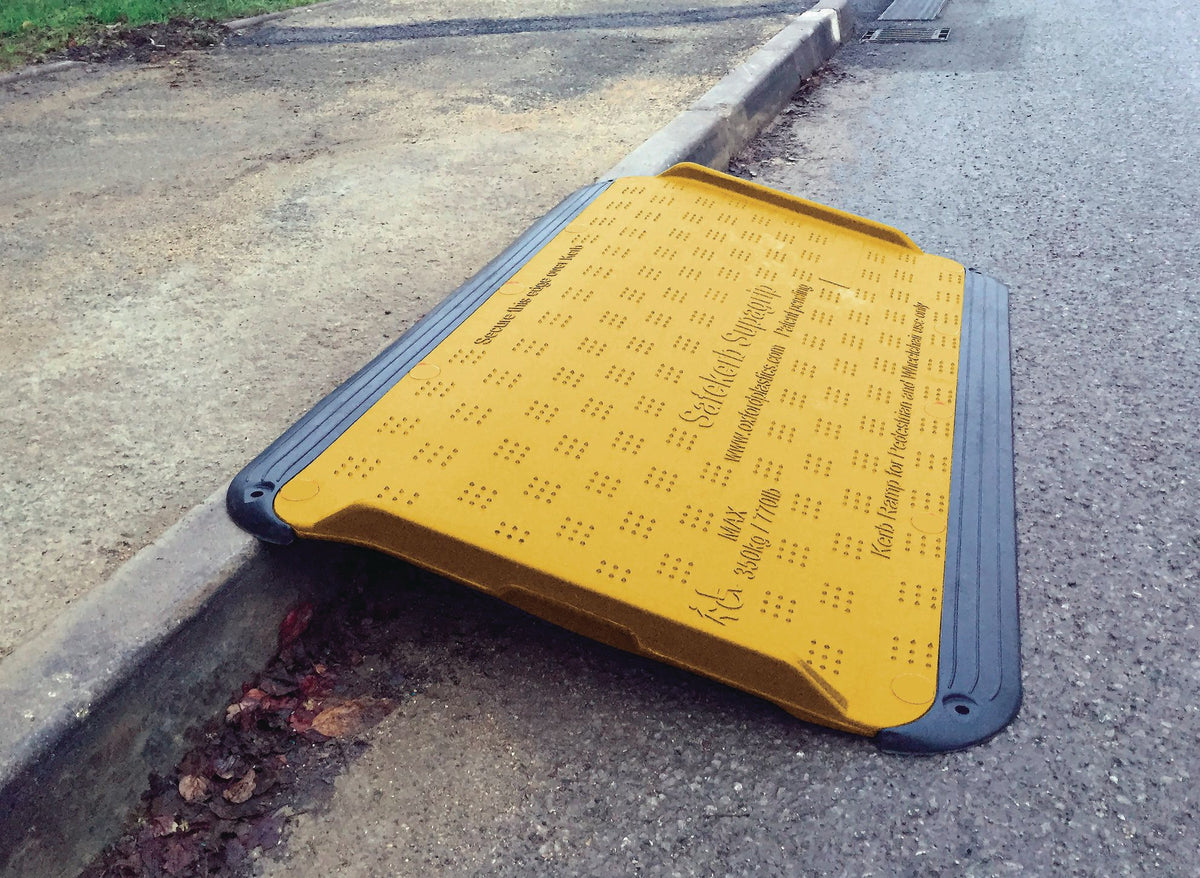 Oxford SupaGrip Bordsteinrampe 1280 mm – Rutschsichere Rampe für Bordsteine bis 160 mm, 350 kg