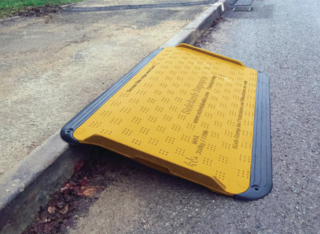 Oxford SupaGrip Bordsteinrampe 1280 mm – Rutschsichere Rampe für Bordsteine bis 160 mm, 350 kg